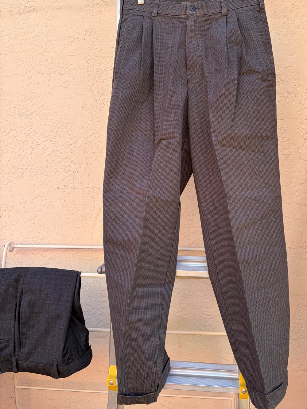Men's Gray Pleated Cuff Dress Pants 33/32